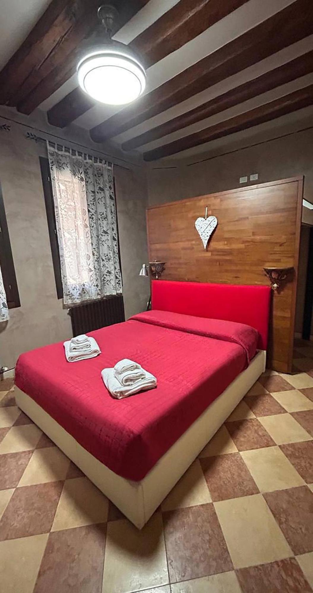 Campiello Tron Apartment Venesia Bagian luar foto