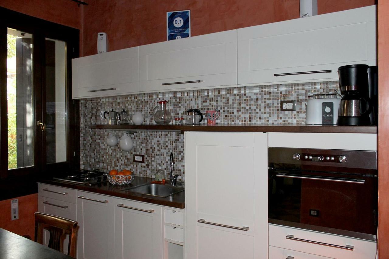 Campiello Tron Apartment Venesia Bagian luar foto