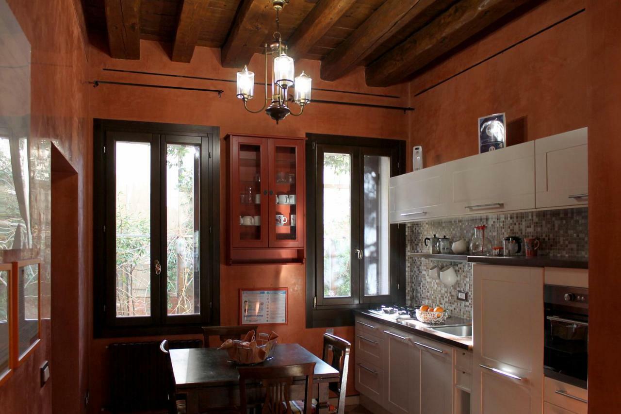Campiello Tron Apartment Venesia Bagian luar foto