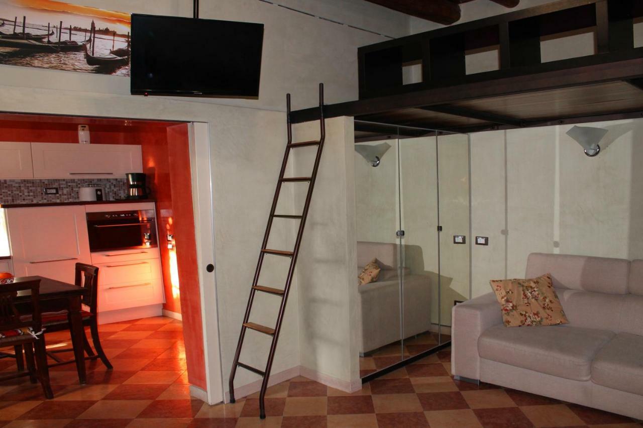 Campiello Tron Apartment Venesia Bagian luar foto